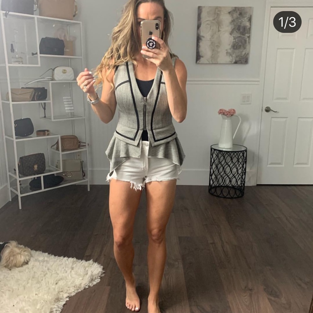 Gorgeous bebe zip front vest